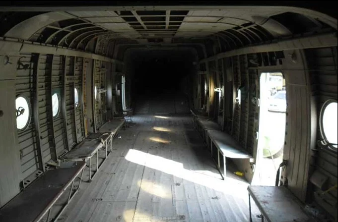 Trực thăng vận tải Mil Mi-6 (NATO định danh là Hook) gia nhập Không quân Nhân dân Việt Nam từ năm 1965 trong thành phần Trung đoàn Không quân Vận tải 919.