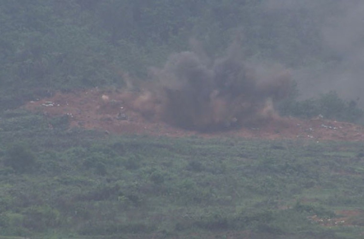 Pháo chính có thể bắn nhiều loại đạn gồm: đạn nổ phá mảnh UOF-412; đạn xuyên giáp UBR-412 và UBR-412D; đạn lõm chống tăng 3BUK4 và đạn xuyên dưới cỡ guốc ốp nòng vạch đường 3UBM6 (có khả năng xuyên giáp 260mm ở cách 1.000m). Xe tăng T-54 có khả năng hủy diệt các công sự kiên cố như lô cốt, hầm hào, phá hủy mọi xe tăng – thiết giáp của VNCH… Ảnh: Đại Dương