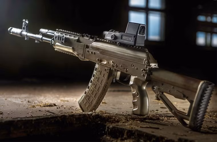 Soi dien mao moi cua sieu sung truong AK-12 Nga