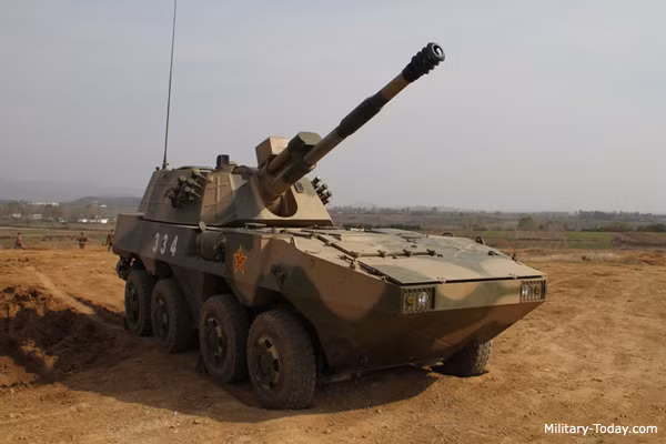 PLL-09 thiết kế với tháp pháo có thể xoay 360 độ, nằm gần về phía đuôi. PLL-09 sử dụng một khẩu lựu pháo 122mm Type 96 - sao chép mẫu D30 122mm của Liên Xô.