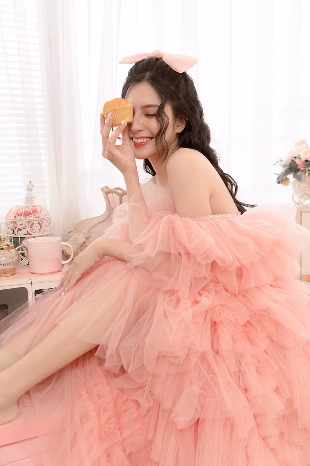 Thời gian gần đây, hot girl Thiên An đã trở lại với cuộc sống thường ngày, vui vẻ tương tác cùng fan trên mạng xã hội. Đặc biệt cô liên tục đăng tải nhiều hình ảnh khoe sắc vóc xinh đẹp sau sinh.