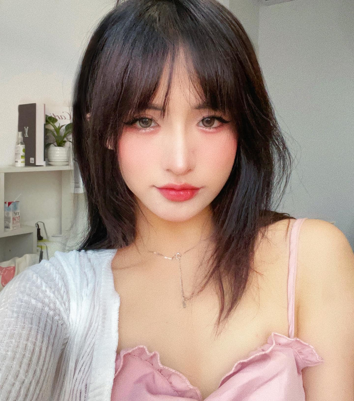 Thanh Vân sở hữu nhan sắc ngọt ngào tựa búp bê, mỗi lần xuất hiện đều khiến người đối diện mê đắm.