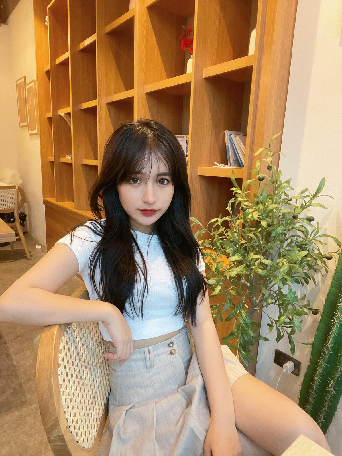 Cô còn được biết tới như một hot TikToker với số lượng người theo dõi khá khủng.