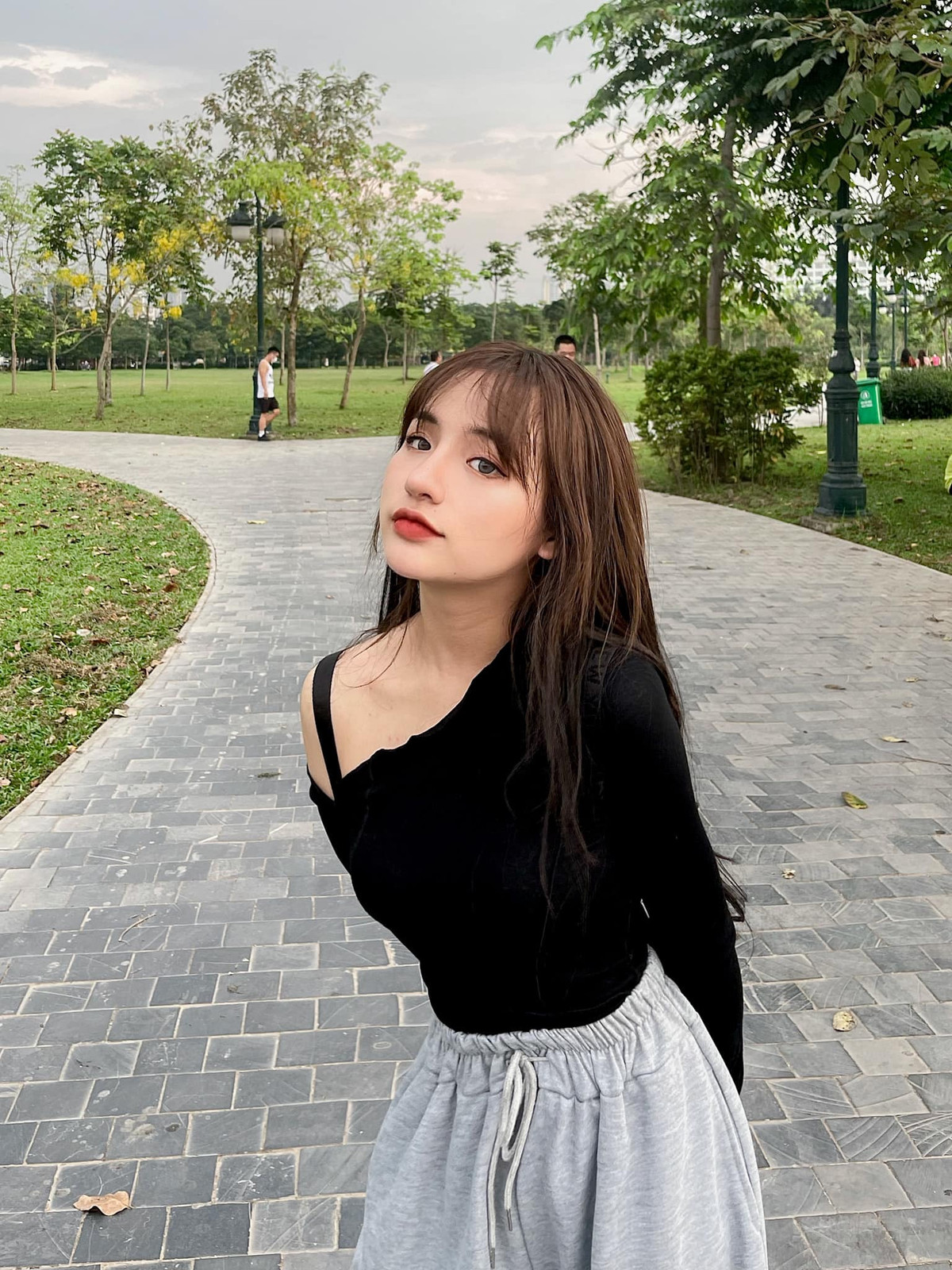 Hot teen 10x sở hữu đủ mọi phong cách ăn mặc, từ “bánh bèo” cho tới “ quyến rũ, gợi cảm”.