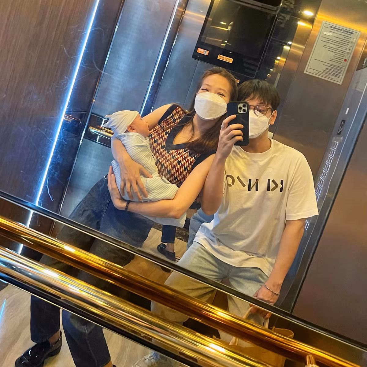 Điều đáng nói là ngay sau sinh hot girl Hà thành đã lấy lại sắc vóc xịn sò một cách nhanh chóng.