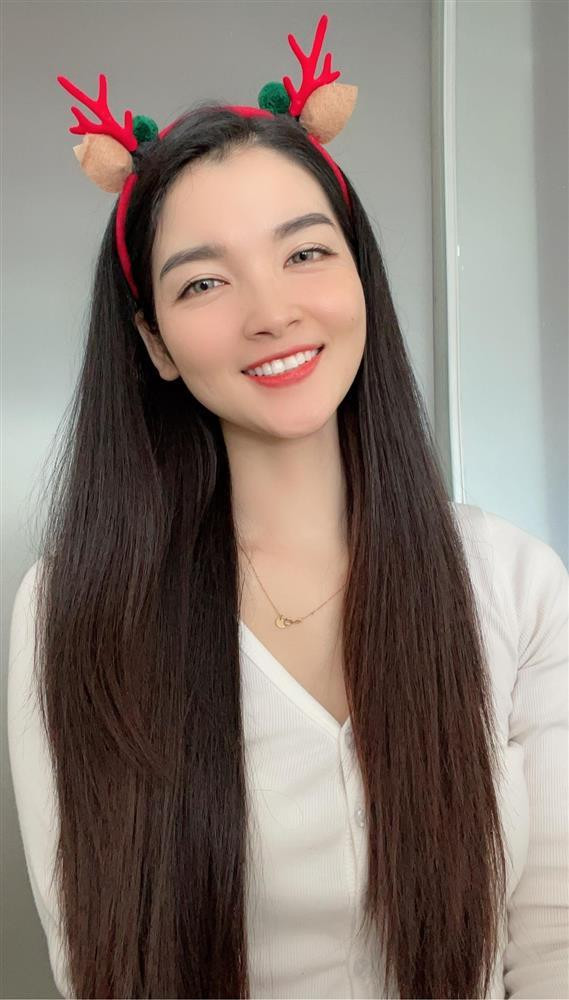 Vóc dáng H.L sau sinh con khiến ai cũng phải thốt lên "gái một con trông mòn con mắt". Ảnh: FBNV