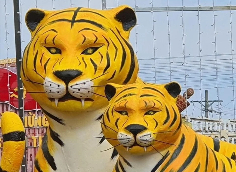 Trước đó, những bức tượng linh vật năm Nhâm Dần tại Bạc Liêu cũng khiến chúng trở nên nổi tiếng. Với ánh mắt phán xét này thì quả không hổ danh chúa sơn lâm.