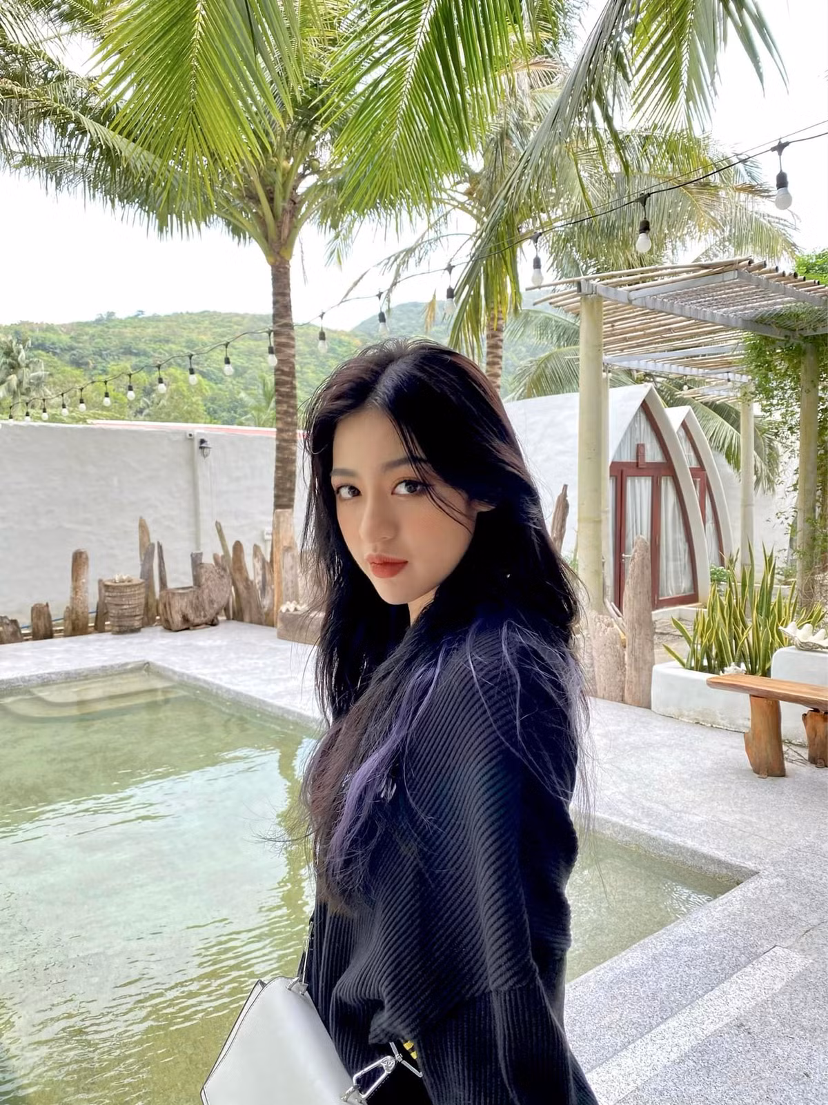 Bên cạnh lối nói chuyện như "rót mật vào tai" thì nhan sắc của hot girl Trần Thanh Tâm cũng là đề tài khiến cư dân mạng bàn tán xôn xao.