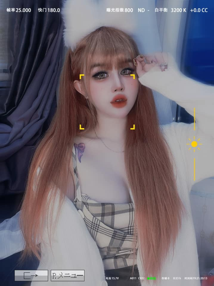 Bên cạnh đó, Trần My còn liên tục tạo "trend" với những câu ca dao, tục ngữ chẳng giống ai như: "Dù ai nói ngả nói nghiêng, lòng ta vẫn vững đúng không cả nhà", "Một con ngựa ăn cả tàu bỏ cỏ",...