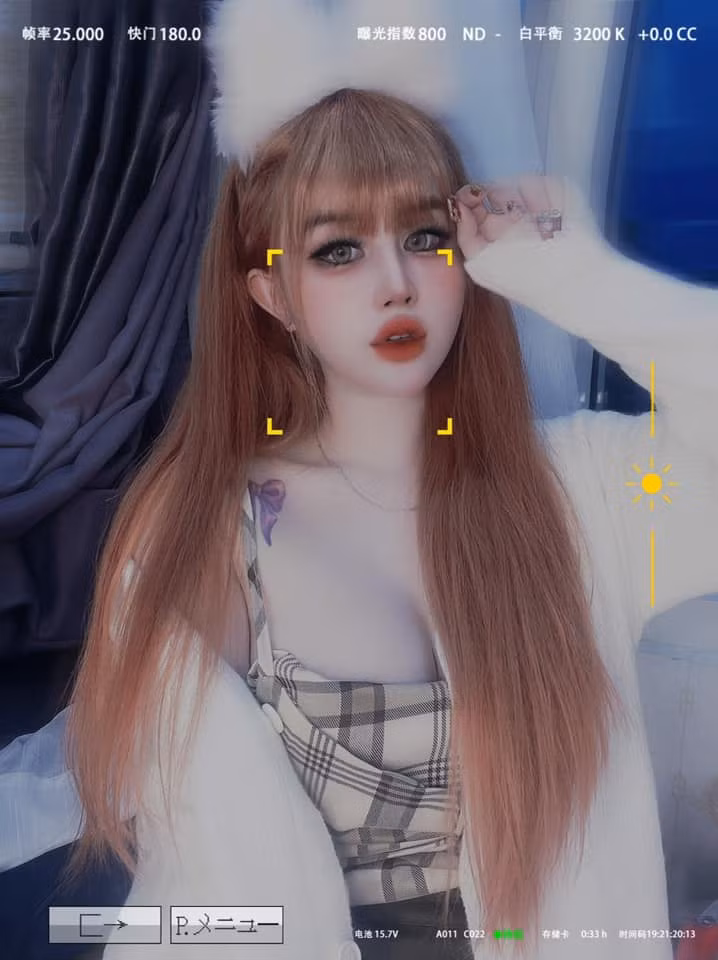 Bên cạnh đó, Trần My còn liên tục tạo "trend" với những câu ca dao, tục ngữ chẳng giống ai như: "Dù ai nói ngả nói nghiêng, lòng ta vẫn vững đúng không cả nhà", "Một con ngựa ăn cả tàu bỏ cỏ",...