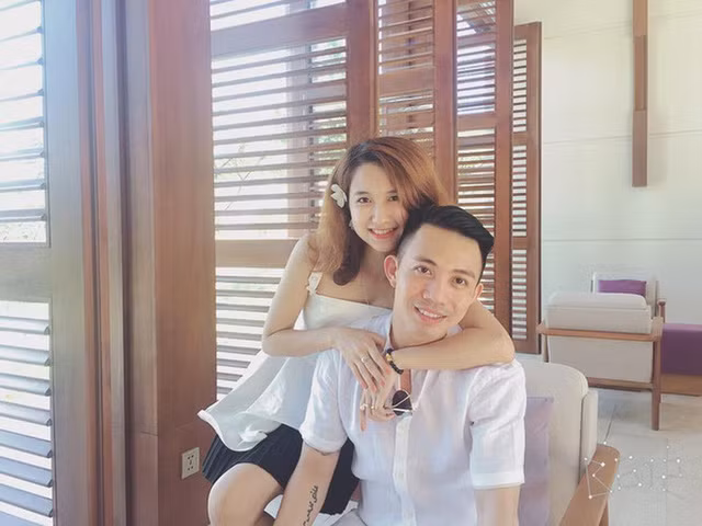 Angela Phan chính là "bạn gái tin đồn" của đại gia Minh Nhựa, người được cho là khiến Mina Phạm đã bỏ nhà ra đi, làm rạn nứt tình cảm của cặp đôi.