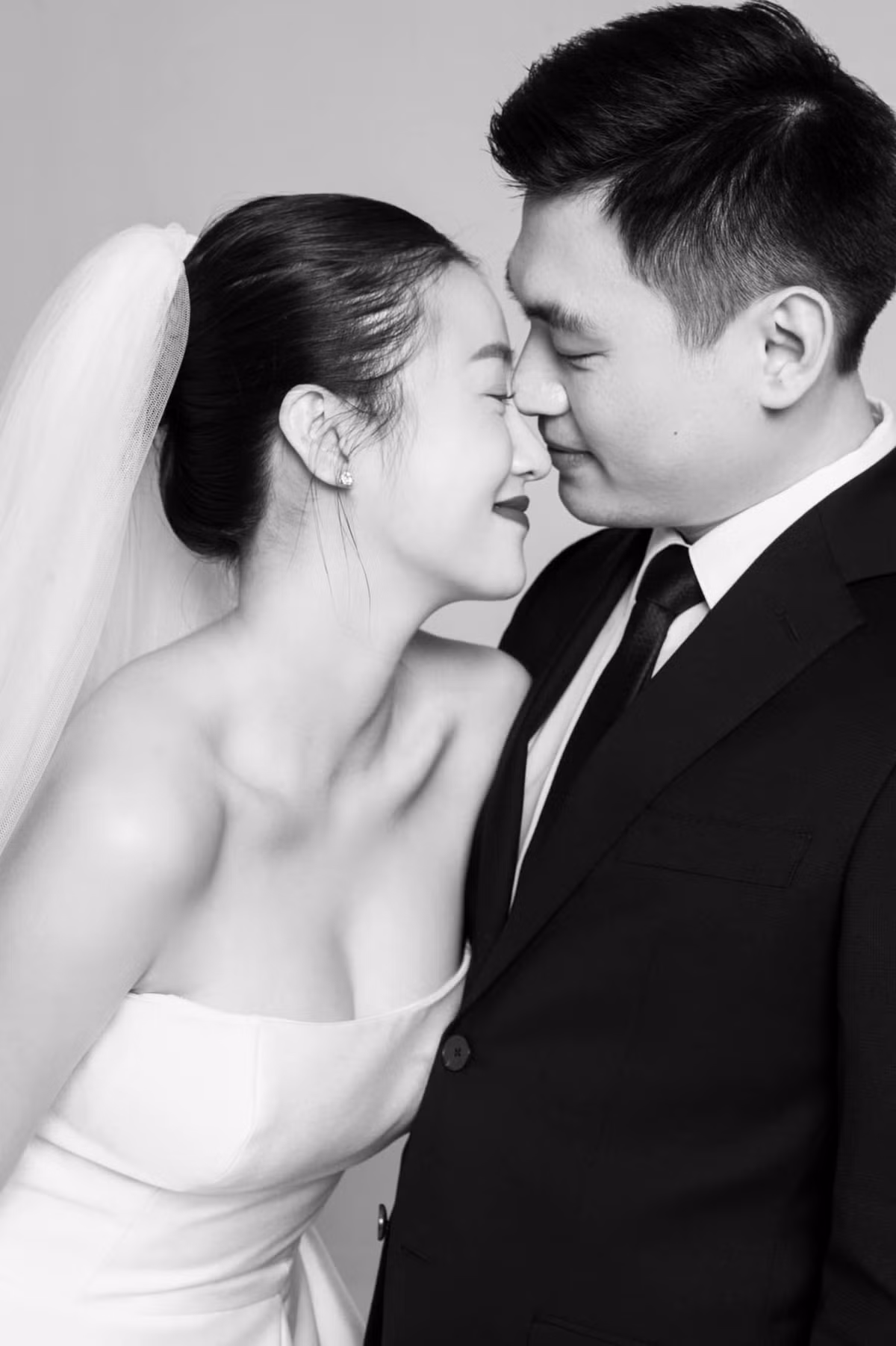 Salim chia sẻ thêm, bản thân cảm thấy rất vui vì dù bầu bì gương mặt vẫn không bị phù nề, mất nét.