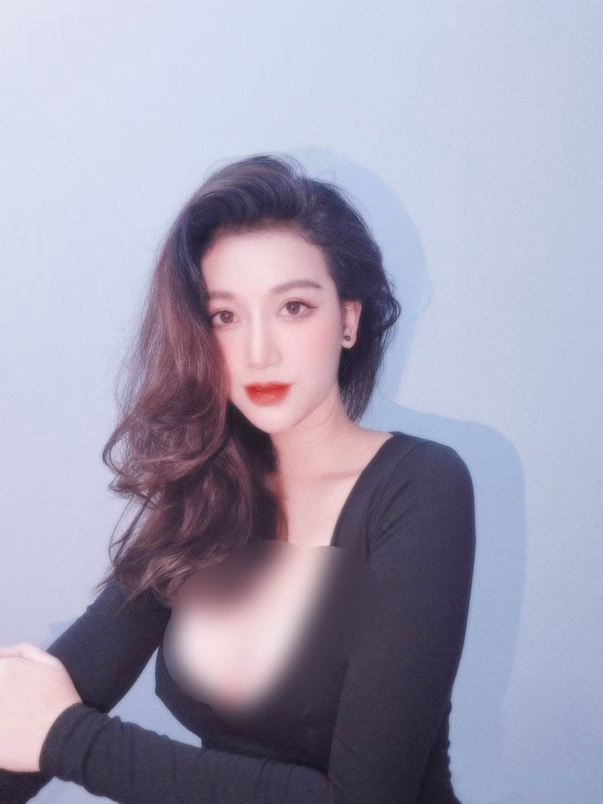 Sau khi nổi tiếng, hiện tại Triệu Vân vẫn theo đuổi những thiết kế phá cách, khai thác vẻ đẹp hình thể tối đa.