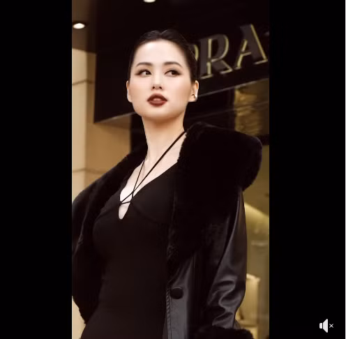 Chia sẻ của Tâm Tít khiến mọi người thích thú. Dưới clip, cô nhận được vô số lời ngợi khen, trầm trồ nhan sắc gái hai con.