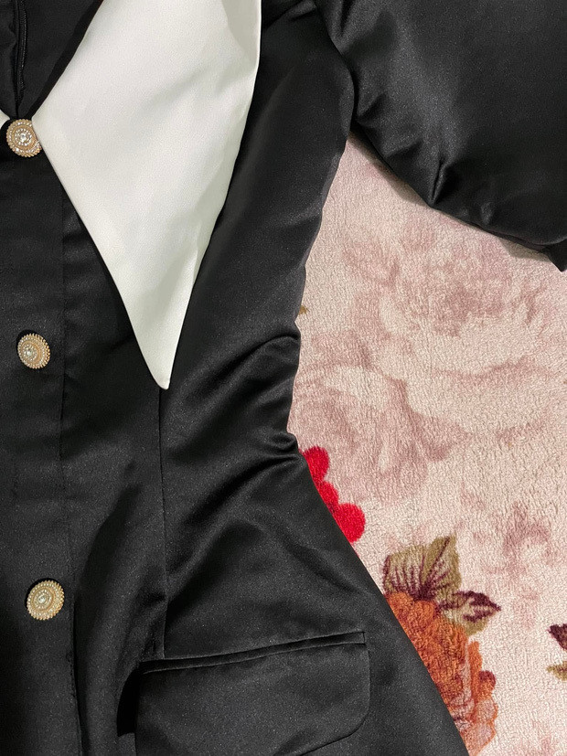 Dưới bài viết, cư dân mạng để lại bình luận khó nghe cho sản phẩm vừa được hoàn thành, khuyên cô gái nên cẩn thận khi mua hàng online.