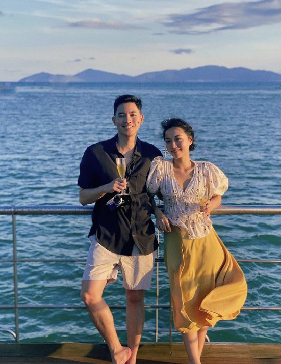 Chuyện tình "cơ trưởng trẻ nhất Việt Nam" - Nguyễn Quang Đạt và travel blogger Hà Trúc vẫn luôn nhận được sự quan tâm của mọi người.