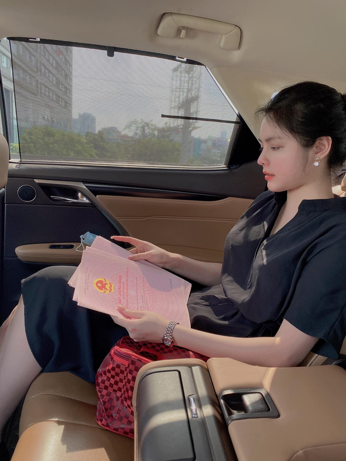 Cao Diệp Anh còn được biết đến với vai trò là một người mẫu, diễn viên. Cô cũng đóng nhiều bộ phim truyền hình như Về nhà đi con, Quỳnh búp bê, Chạy trốn thanh xuân, Mê cung,...