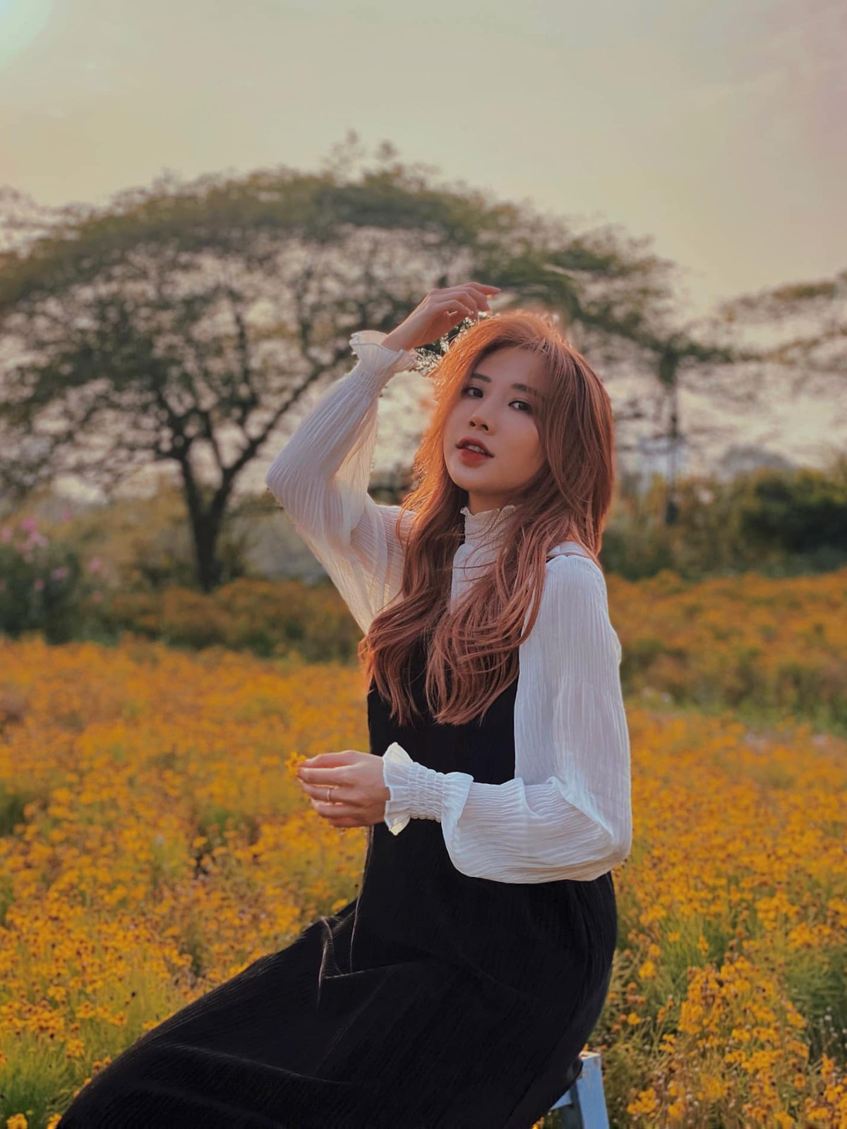 Hiện tại, cô nàng dần chuyển hướng từ một nữ sinh ngây thơ sang hình ảnh hot girl gợi cảm, quyến rũ.