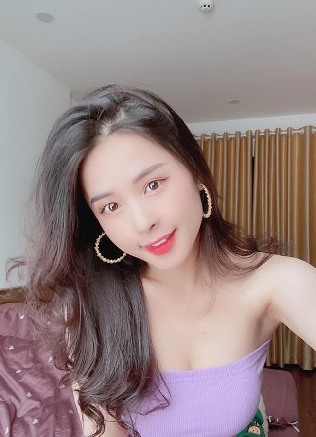 Cô nàng còn gây ấn tượng nhờ sở hữu nụ cười rạng rỡ cùng đường nét gương mặt hài hòa. Ảnh: FBNV