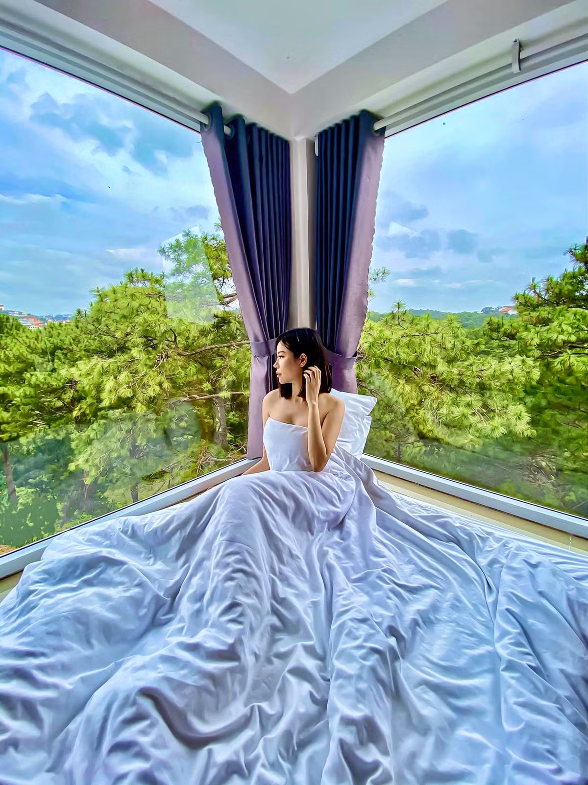 Đào Lan Phương từng là người mẫu có tiếng mà. Cô từng tham gia cuộc thi Siêu mẫu Việt Nam năm 2004 và đạt thứ hạng cao, vậy nên việc cô có được thân hình nóng bỏng hiện tại là điều dễ hiểu.