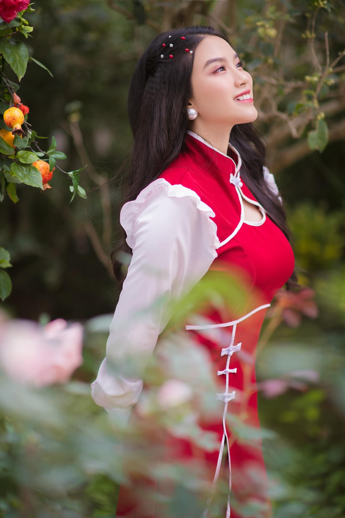 Nhắc đến Linh Miu, nhiều người sẽ nghĩ ngay đến một cô hot girl ồn ào hay mỹ nhân bốc lửa trên màn ảnh.