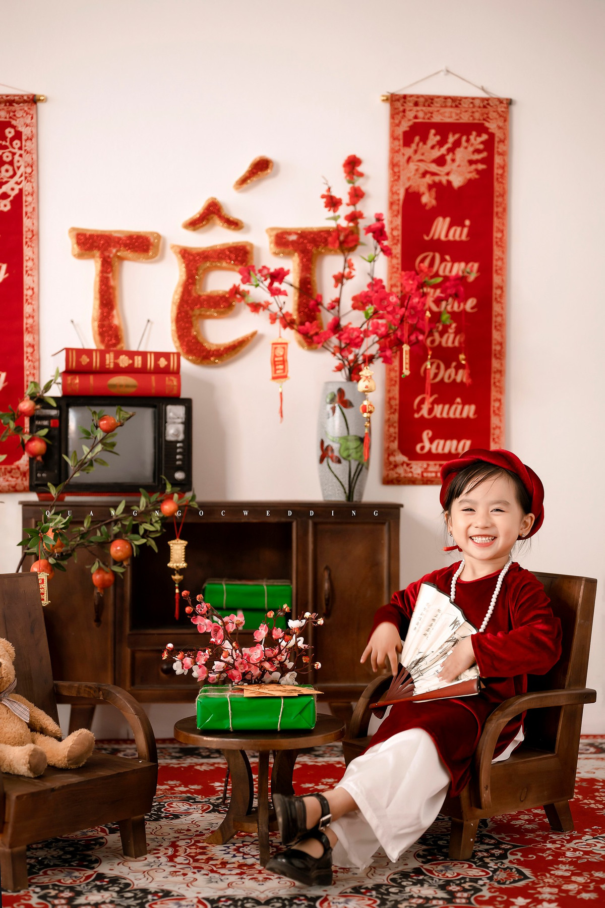 Những ngày cuối năm là thời điểm các nhóc tì được phụ huynh "lên đồ" để chụp ảnh, đặc biệt là những bộ ảnh Tết.