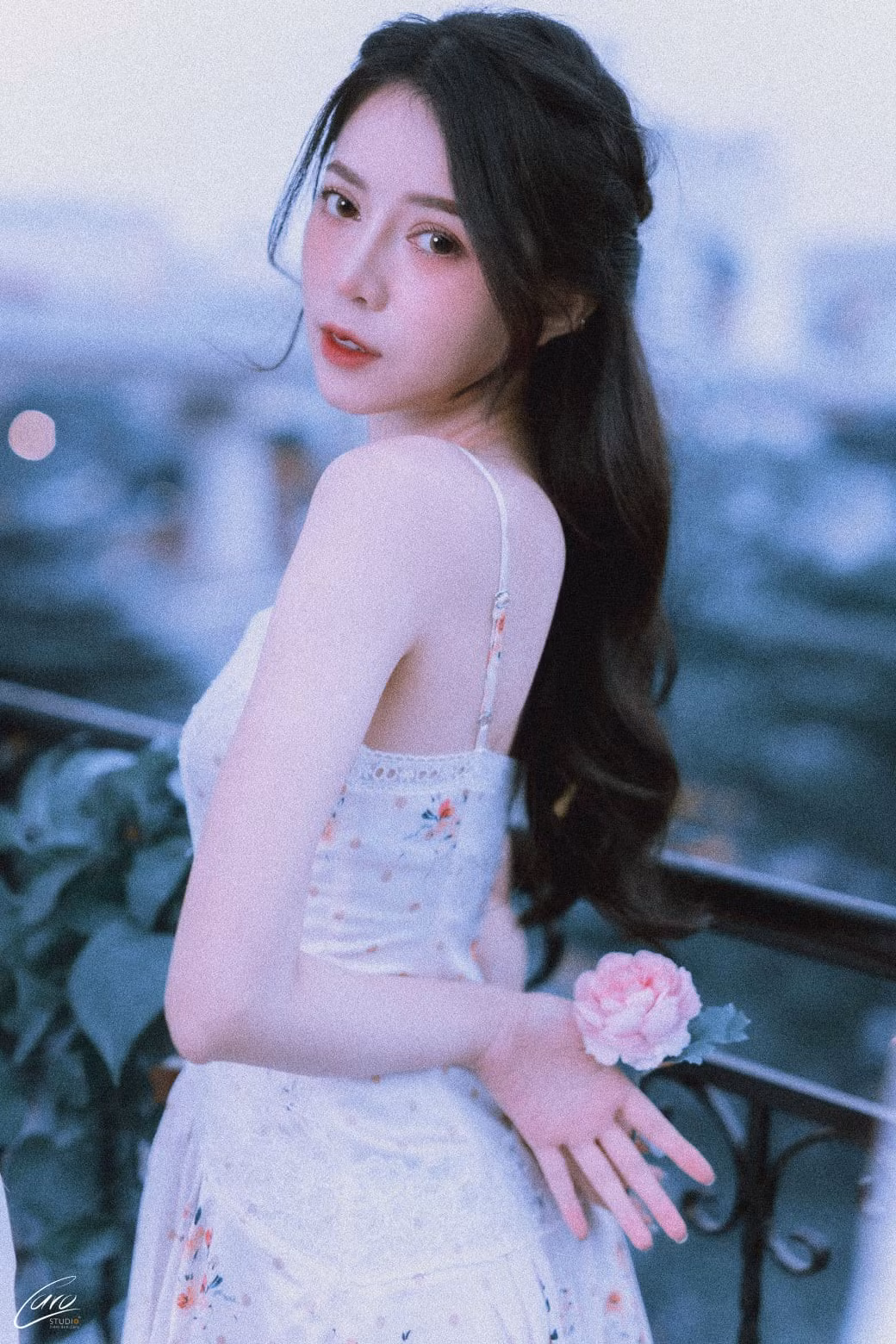 Trước đó, Hằng Kin từng nổi tiếng với thông tin thu nhập lên tới 50 triệu VNĐ một tháng, và còn từng nhận donate tới 150 triệu đồng.