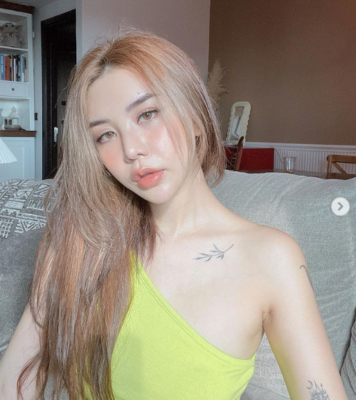 Đã làm mẹ, Hạt Mít chuộng mặc theo phong cách trẻ trung, năng động.