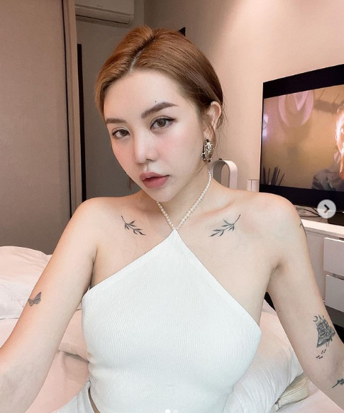 Cô không bó buộc bản thân vào một style nhất định mà luôn biến đổi để làm mới hình ảnh của bản thân.