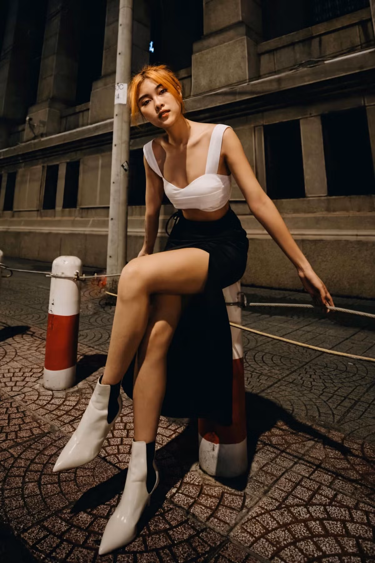 Gái xinh Đà Nẵng còn gây xôn xao với câu chuyện gặp đủ rắc rối và thị phi vì theo đuổi phong cách gợi cảm.