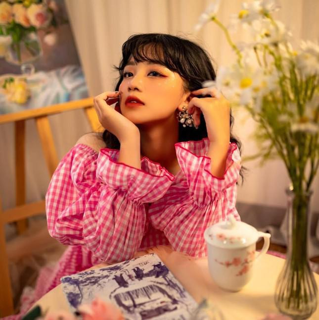 Dù không gặp bất cứ khó khăn nào trong quá trình quay clip nhưng cô bạn lại gặp những bình luận tiêu cực trên mạng xã hội.