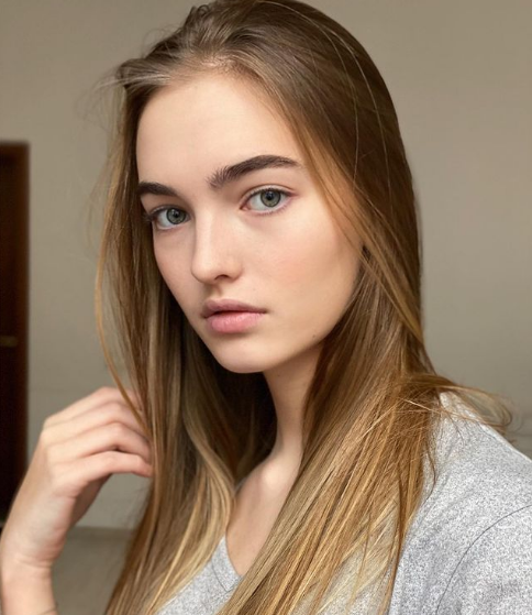 Ngay cả trong những hình ảnh đời thường chỉ trang điểm nhẹ, Anastasia cũng vô cùng xinh đẹp. Ảnh: Tổng hợp