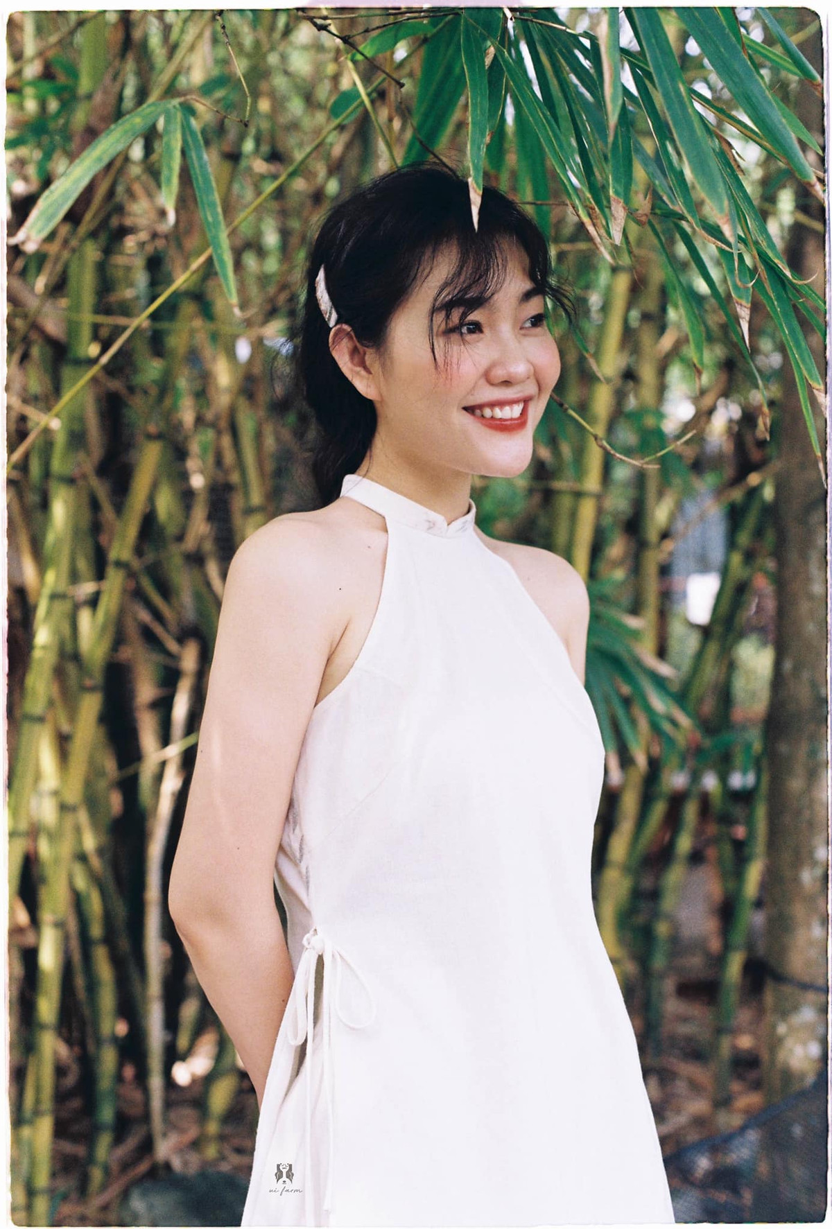 Thần thái tựa minh tinh Hong Kong là điều khiến người ta nhắc nhiều về Bách Liên.