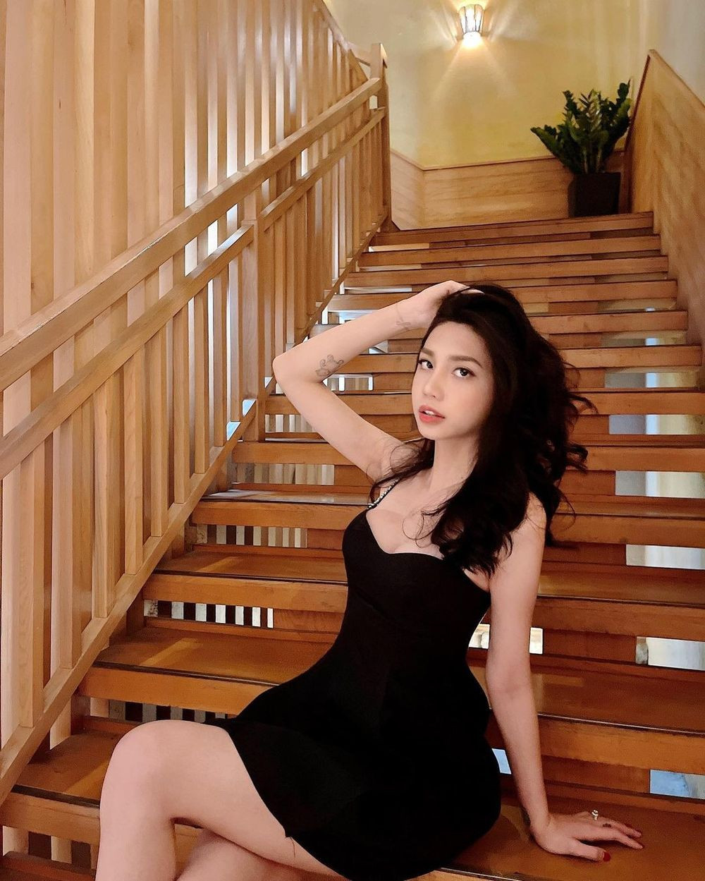 Những kỉ niệm về quyết định phẫu thuật thay đổi giới tính thường được rich kid chia sẻ trên kênh YouTube cá nhân.