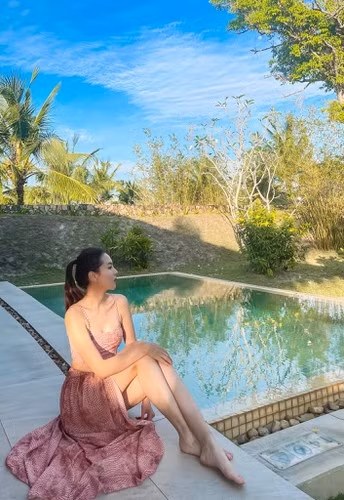 Phải thừa nhận rằng, nhan sắc của Mai Ngọc không chê vào đâu được. Chẳng bỗng nhiên, fan trên mạng của cô nàng đông đảo đến vậy.