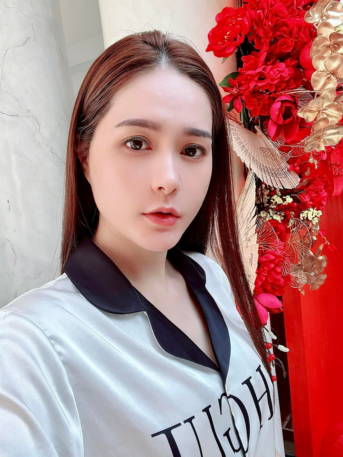 Dù không hoạt động sôi nổi trong showbiz nhưng Đoàn Di Băng và doanh nhân Quốc Vũ vẫn có lượng người hâm mộ đông đảo, khán giả không ngừng dành lời có cánh cho cặp đôi này. Ảnh: FBNV