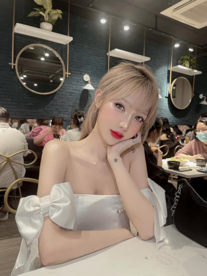 Tuy là nhan sắc dao kéo nhưng người đẹp, gợi cảm và cuốn hút của Mym vẫn khiến bao người phải điêu đứng.