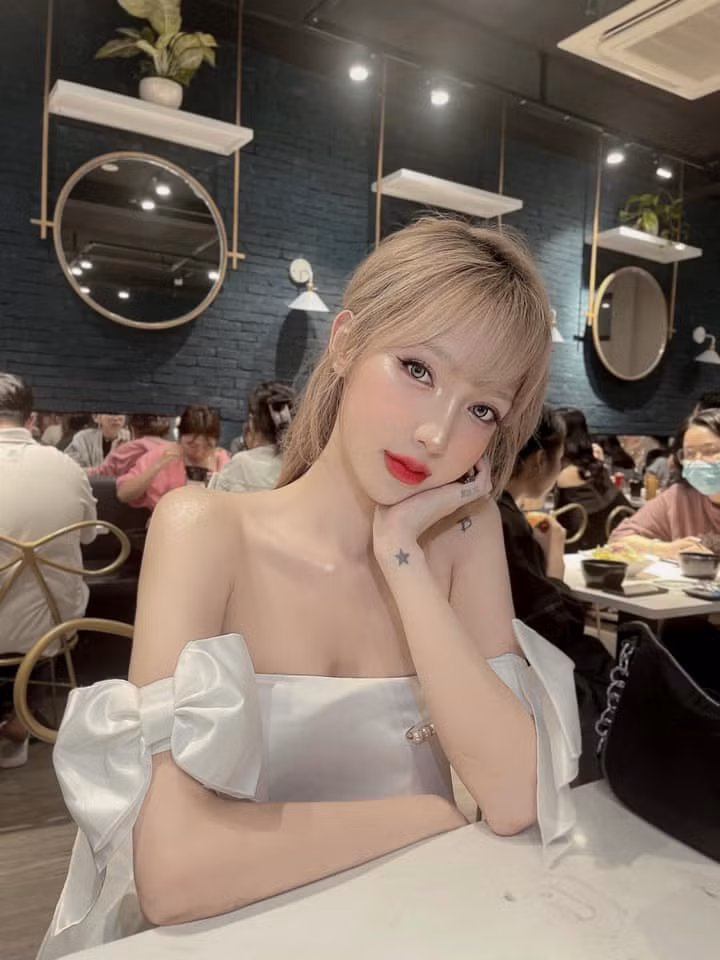 Tuy là nhan sắc dao kéo nhưng người đẹp, gợi cảm và cuốn hút của Mym vẫn khiến bao người phải điêu đứng.