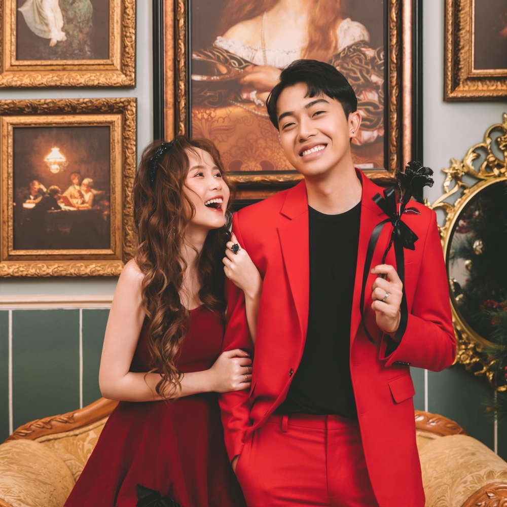 Từ sau khi lấy chồng giàu, nàng hot girl này làm nhiều chị em ngưỡng mộ, đặc biệt sắc vóc của Mai Quỳnh Anh cũng thăng hạng không kém.