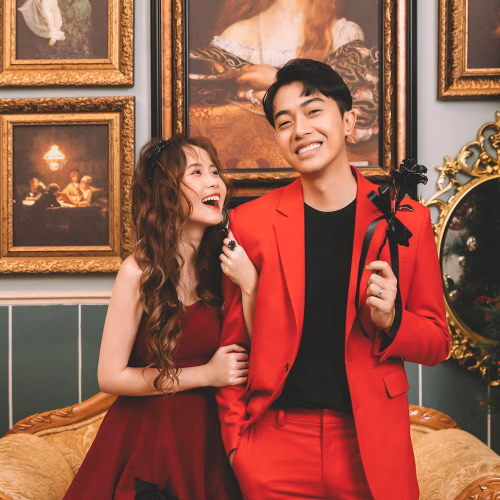 Từ sau khi lấy chồng giàu, nàng hot girl này làm nhiều chị em ngưỡng mộ, đặc biệt sắc vóc của Mai Quỳnh Anh cũng thăng hạng không kém.