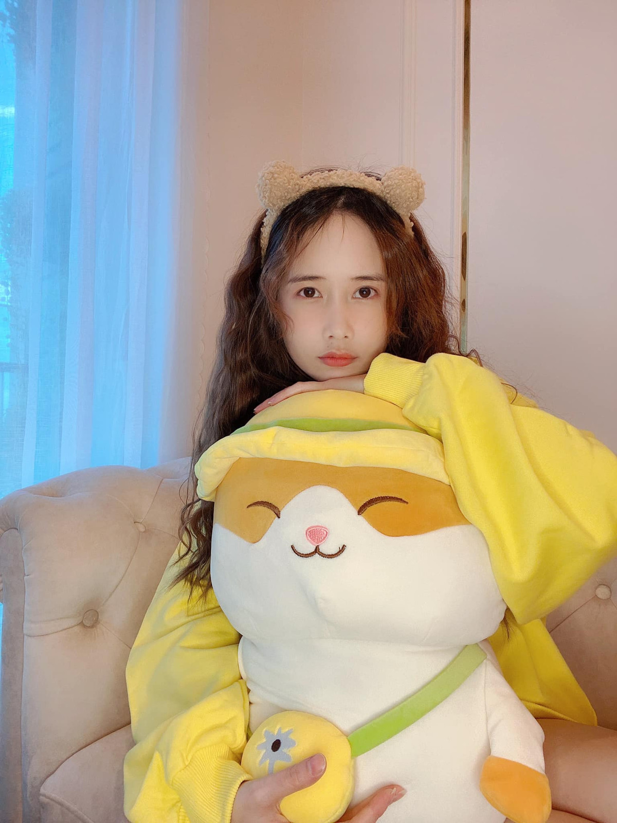 Đúng là được chồng yêu, cô nàng ngày càng xinh đẹp hẳn ra, nhan sắc thăng hạng ai cũng ghen tị. Ảnh: FBNV