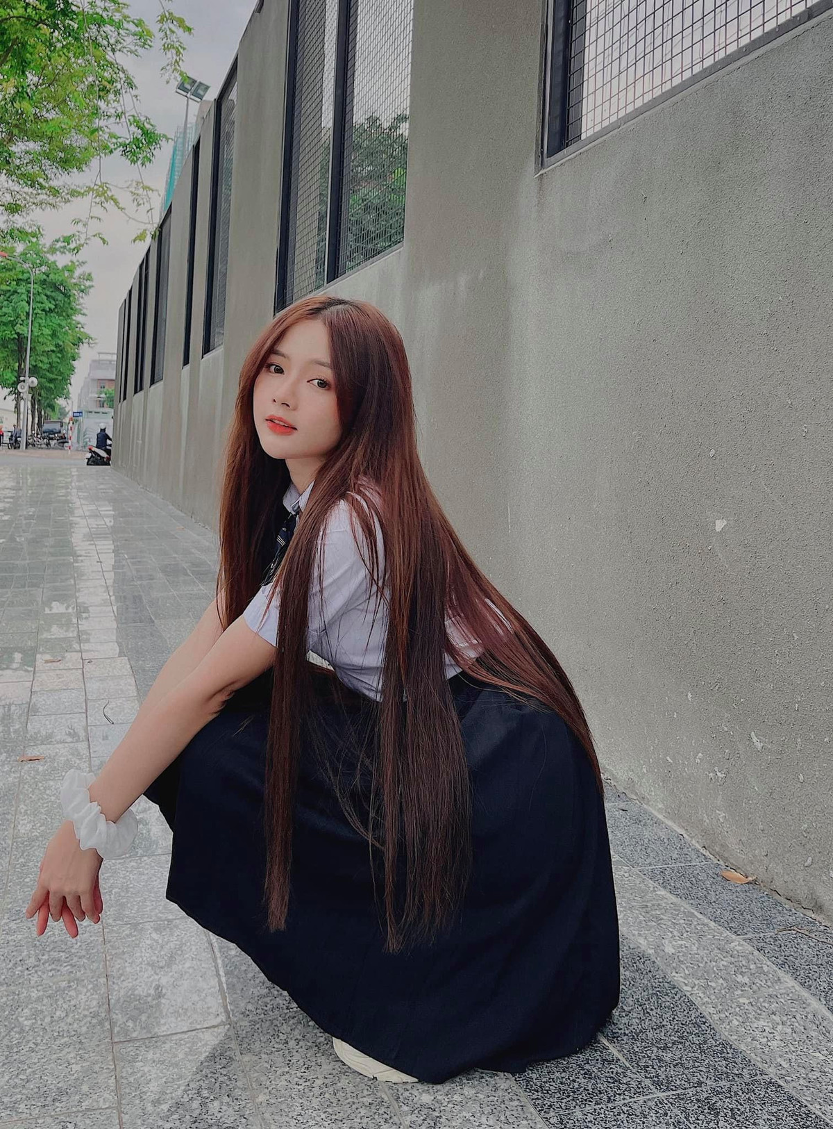 Mặc dù tự kiếm ra tiền nhưng "hot girl ảnh thẻ" cho hay cô không có thói quen tiêu tiền phung phí, vô ích mà sống có kế hoạch, mục tiêu rõ ràng vì trong tương lai còn có rất nhiều dự định.