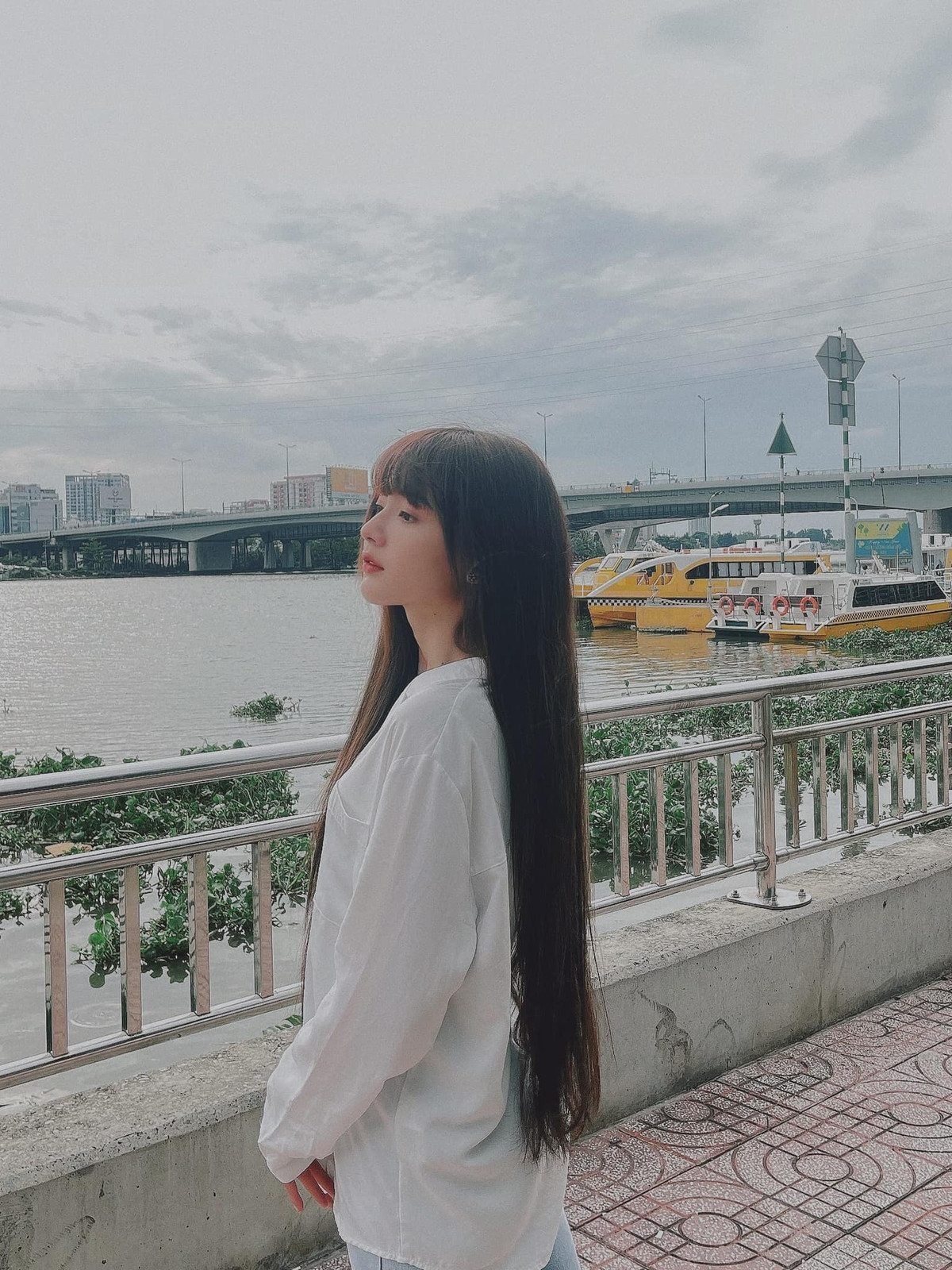 Ngoài phong cách thời trang đổi khác, Lan Hương hầu như không có quá nhiều thay đổi. Cô nàng vẫn trẻ trung, xinh đẹp.