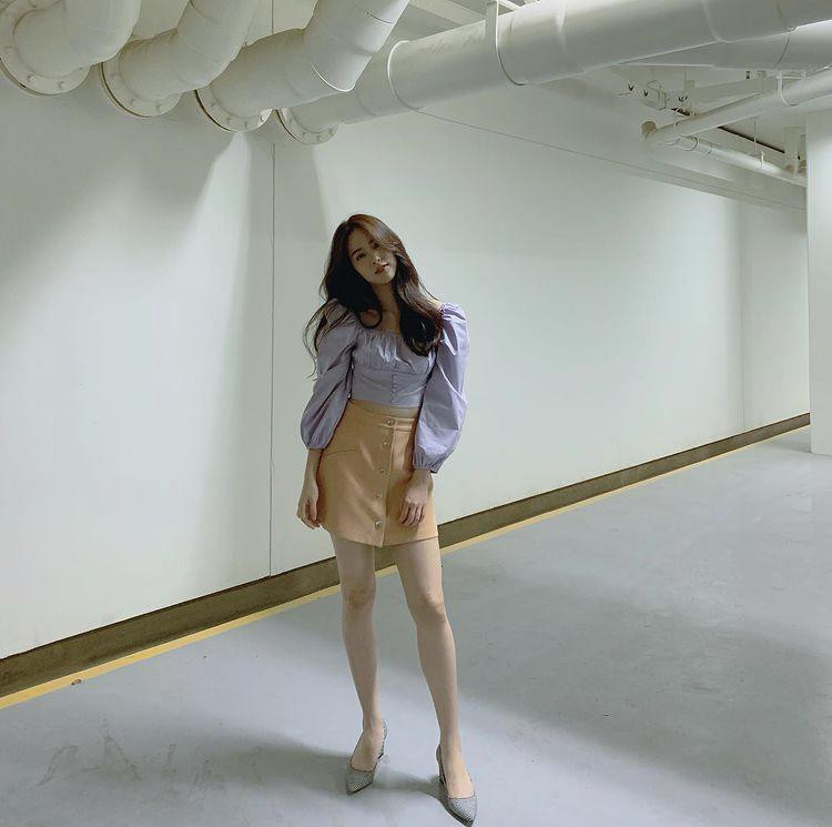 Ngoài công việc kinh doanh, hiện tại Pimtha là người mẫu ảnh và gương mặt đại diện cho nhiều nhãn hàng nổi tiếng ở Thái Lan và cả thế giới.