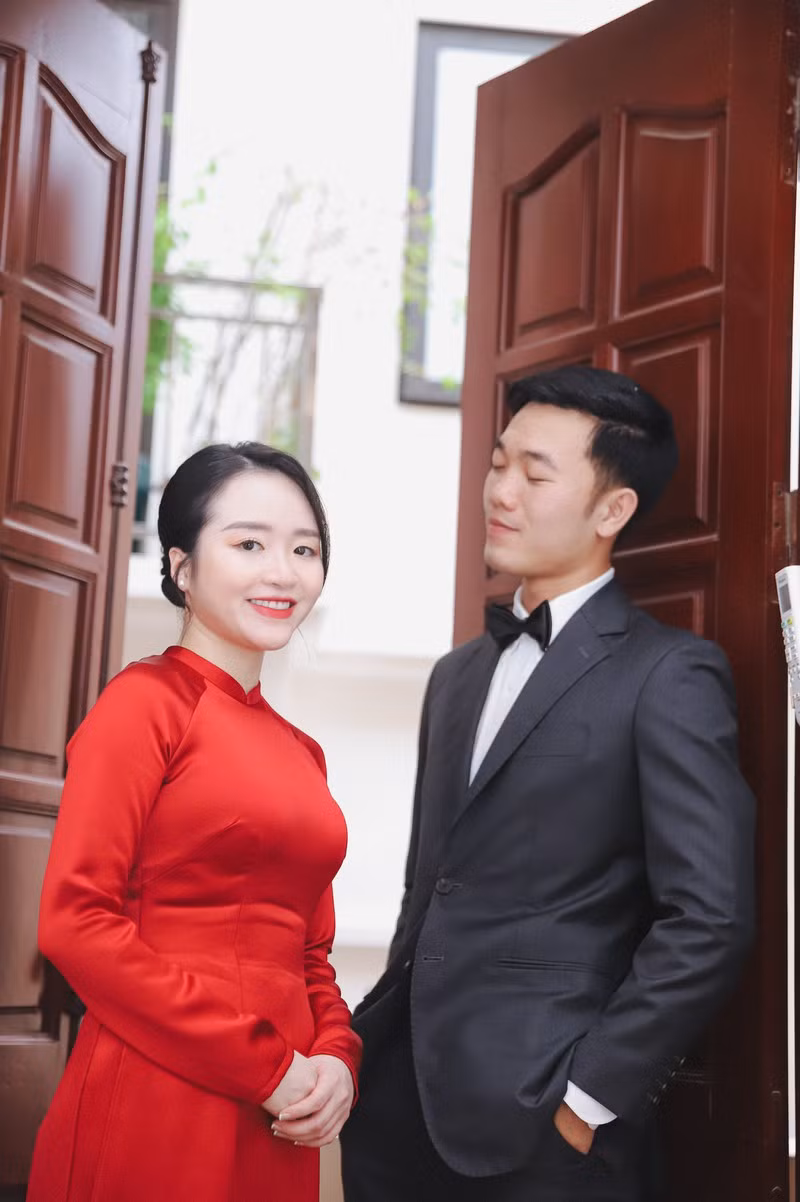 Giống như nhiều cầu thủ cùng lứa, tiền vệ Lương Xuân Trường cũng đã lập gia đình ở tuổi 26 và anh chuẩn bị được lên chức bố.