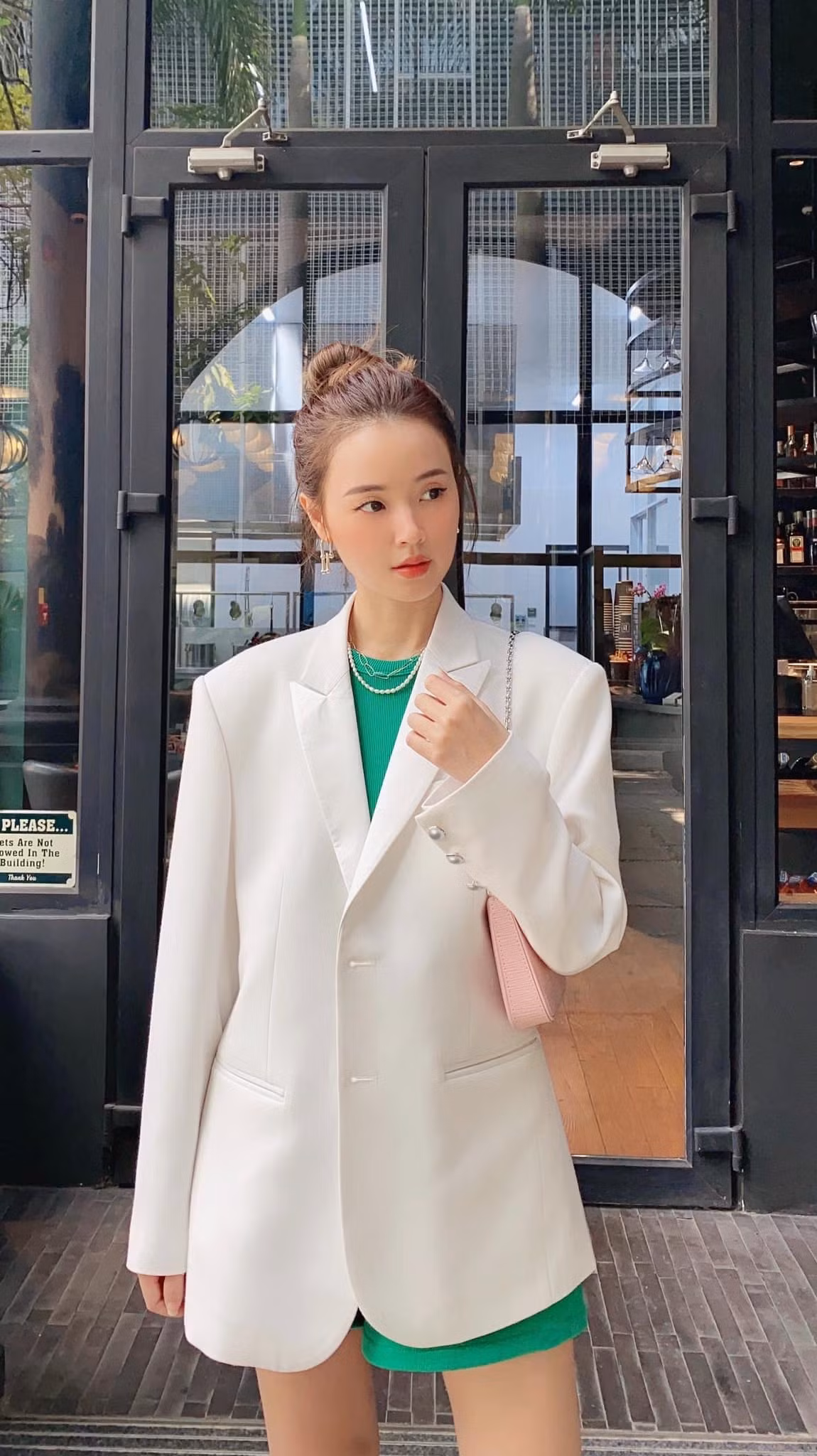 Midu cho hay mình có con mắt nhìn và sự đầu tư, việc mua bán hoàn toàn là chuyện kinh doanh thường tình, không có uẩn khúc hay điều gì tiêu cực đặc sau.