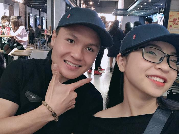 Khi công khai, Quang Hải và Nhật Lê thường xuyên xuất hiện bên nhau trong những khung hình ngọt ngào và cả khi tham dự sự kiện.