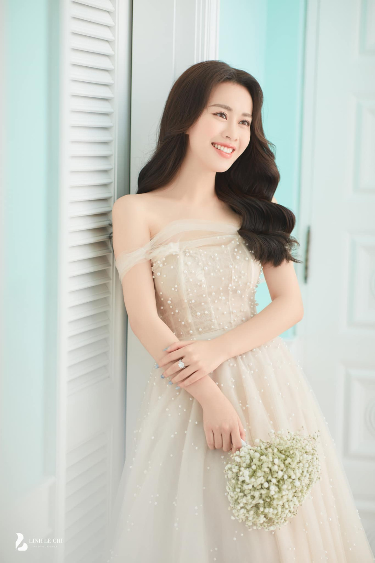 Mai Phương cho hay ông xã của mình không phải đại gia như nhiều người nghĩ, mà là tiến sĩ theo đuổi sự nghiệp học vấn.