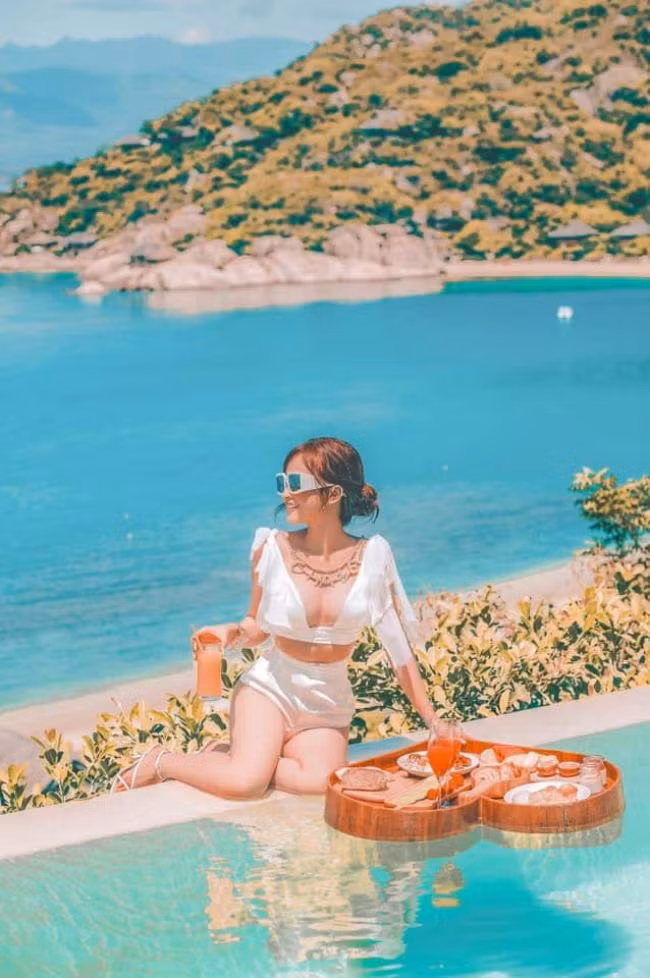 Dù đã trải qua 2 lần sinh nở nhưng Mina Phạm được nhiều người chú ý đến với vóc dáng nóng bỏng và nhan sắc trẻ trung.