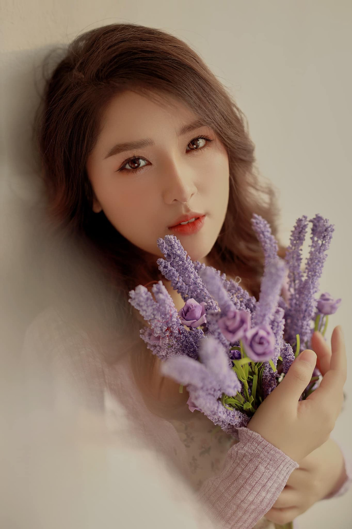 Ngoài ra, có 1 vấn đề không kém phần quan trọng đó chính là kiến thức, Thanh Nga mong muốn sẽ cố gắng trau dồi thêm nữa những kiến thức cũng như các kĩ năng sư phạm và sử dụng công nghệ trong dạy học để những bài giảng của mình được mới mẻ, sinh động và hấp dẫn hơn.